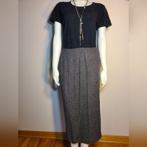 Women's black white skirt